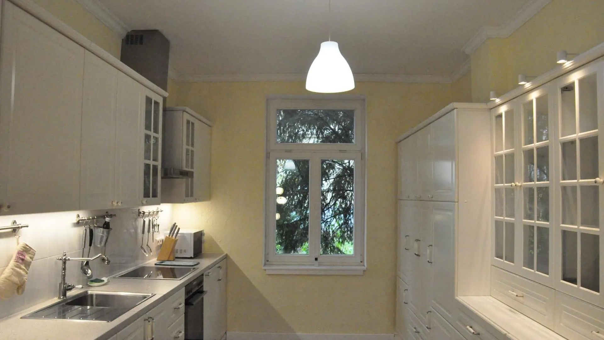 Casa de Férias House Near To Schoenbrunn - Free Parking - 24-7 Check In - 8 Person Viena