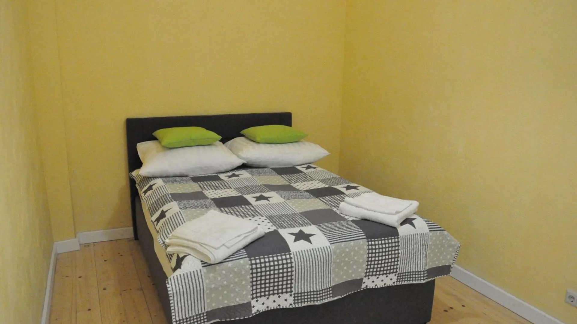 Casa de Férias House Near To Schoenbrunn - Free Parking - 24-7 Check In - 8 Person Viena