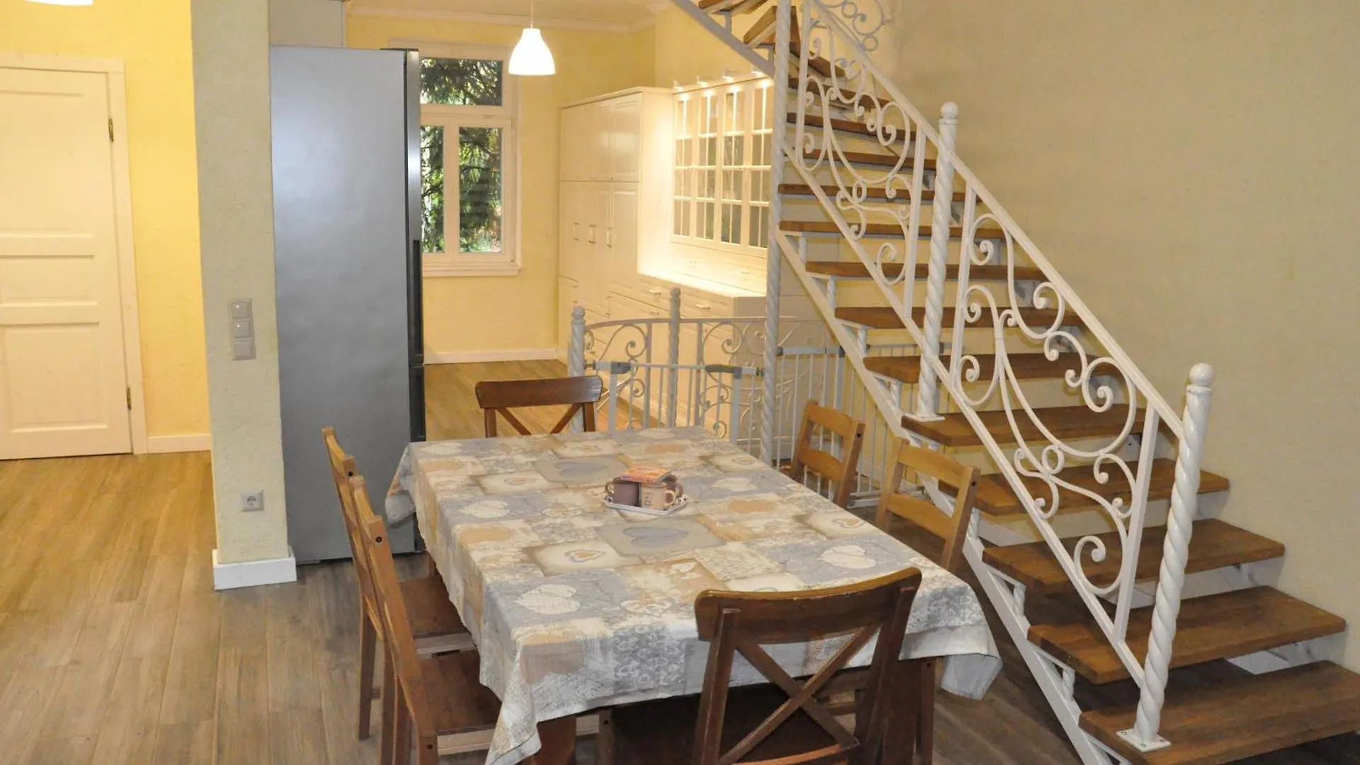 House Near To Schoenbrunn - Free Parking - 24-7 Check In - 8 Person Viena